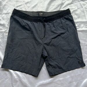 Billabong 18” Men’s Shorts | Size XL
